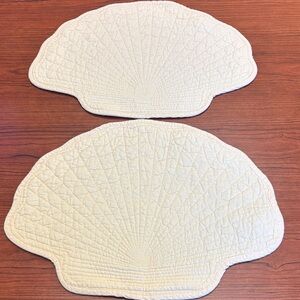 NWOT Cream Shell-Shaped Quilted Place Mat - Set of 2